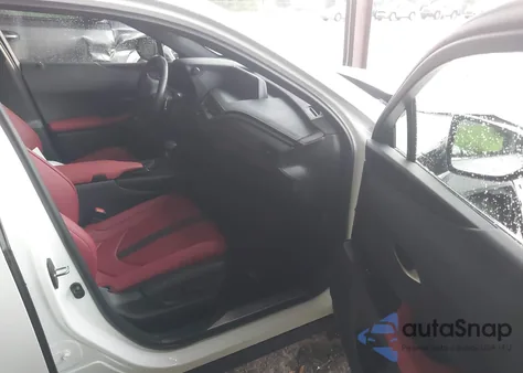 2021 Lexus Ux 200 F Sport z USA, uszkodzony, nr VIN JTHE3JBH7M2039019